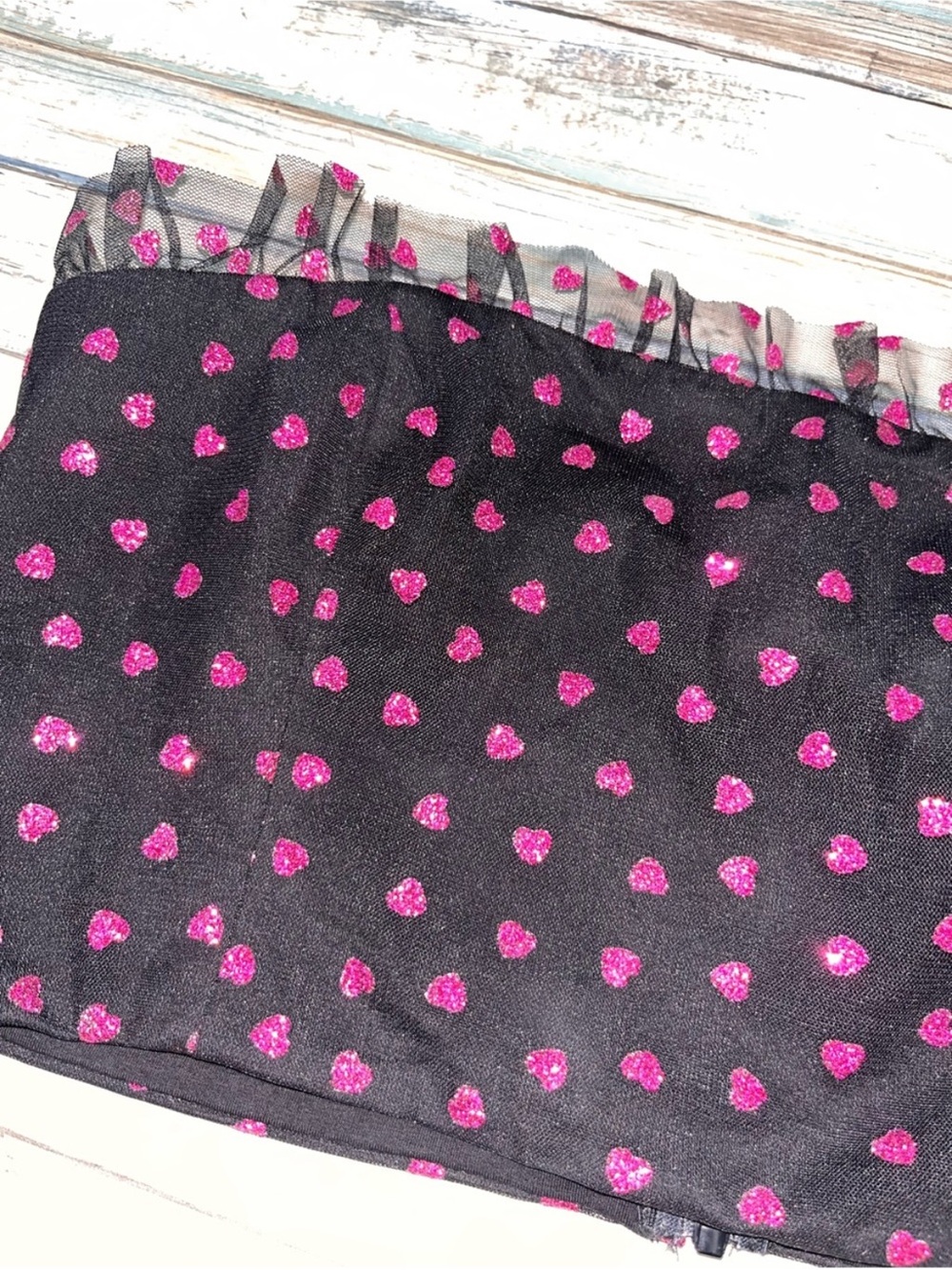 Superdown Black Pink Glitter Heart Mesh Ruffle Strapless Tube Crop Top L NWT - Picture 3 of 5
